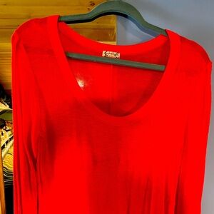 Intimately Free people size medium coral stretchy casual top!!